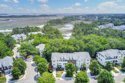 225 Etiwan Pointe Dr, Mount Pleasant, SC 29464-7946