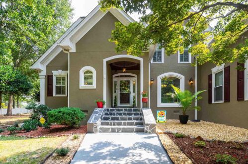 34 Hickory Gln, Villa Rica, GA 30180-4801