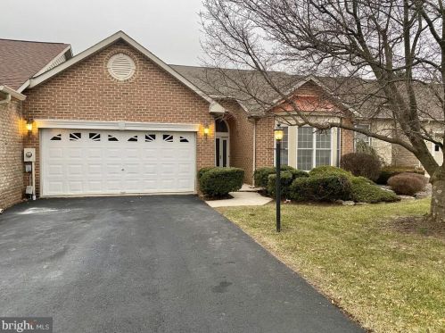 19 Bryn Mawr Ct, Falling Waters, WV 25419-4045