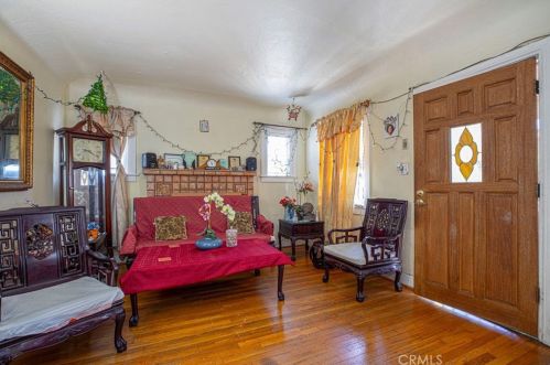 913 Maple St, Glendale CA  91205-1828 exterior