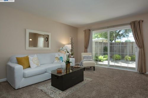 829 Division St, Pleasanton, CA 94566-6511