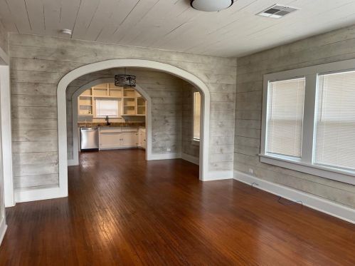 137 La Fayette St, Halsted, TX 78945-2225