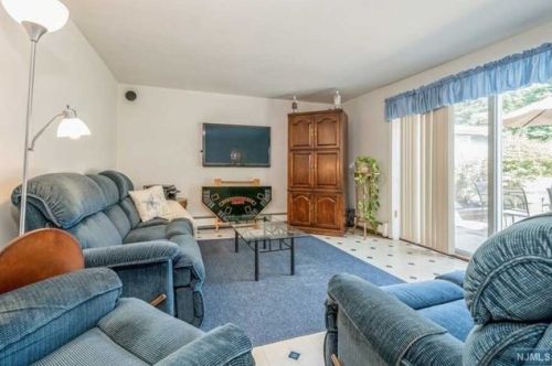 23 Meadow Ln, Hackettstown NJ  07840-4115 exterior