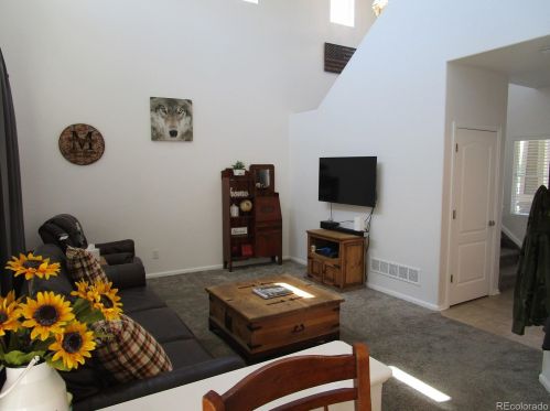 6921 Algonquian Ct, Denver, CO 80016-1368