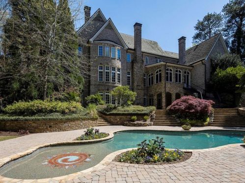 5540 Lake Island Dr, Atlanta GA  30327-4832 exterior