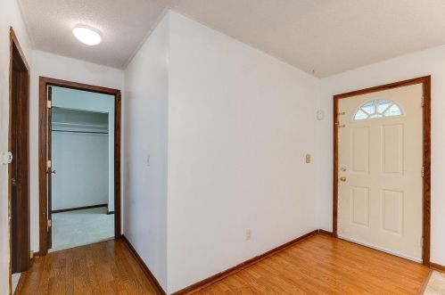923 Barclay St, Saint Paul MN  55106-3501 exterior