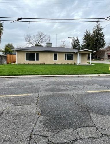 238 4th St, Ripon, CA 95366-2761