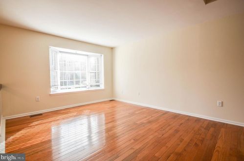 1922 Brightleaf Ct, Silver Spring MD  20902-5805 exterior