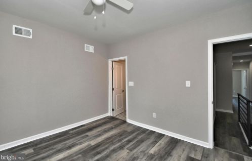 328 61 St, Philadelphia PA 19142-3402 exterior