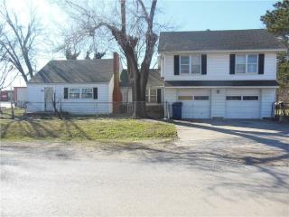 305 Belle St, Minco, OK 73059-2100