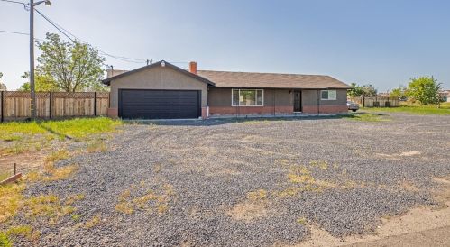 2007 Claus Rd, Modesto, CA 95355-9569