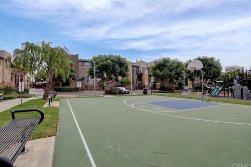 5511 149th Pl, Hawthorne CA  90250-6678 exterior