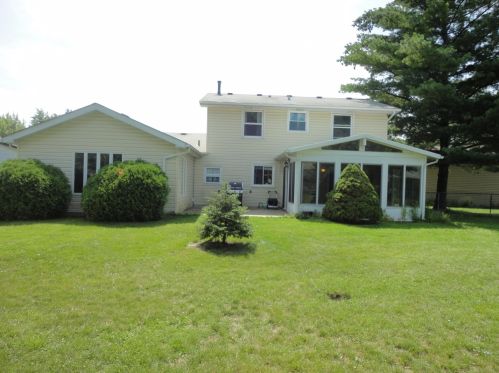 8241 Carrolton Ct, Hanover Park, IL 60133-2334