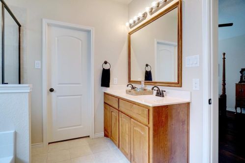 6321 Lake Side Dr, Fort Worth TX 76179 exterior