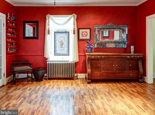 41 Friends Ave, Haddonfield NJ 08033-1500 exterior