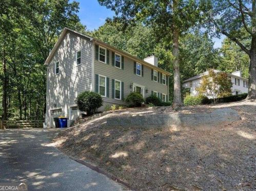 1934 Oak Ridge Ct, Marietta, GA 30062-3803