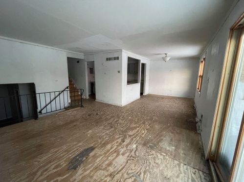 6819 Kingston Rd, Tinley Park, IL 60477-1737