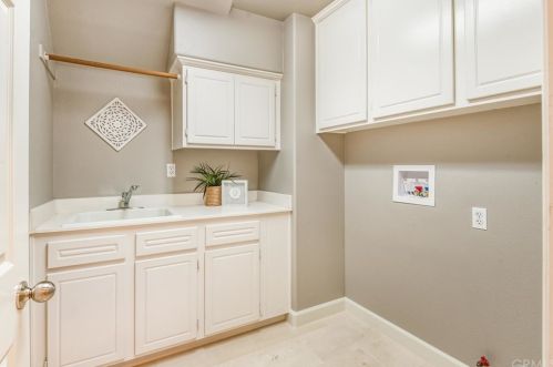 10 Brockton, Irvine CA  92620-7911 exterior