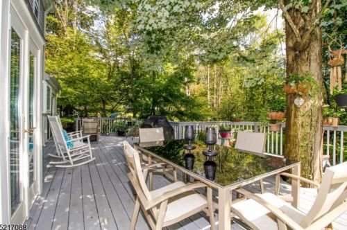 7 Wooded Hl Ln, Dover NJ  07869-3821 exterior