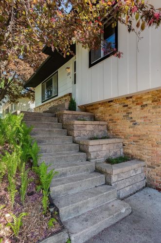 1331 20th St, Hastings, MN 55033-3216