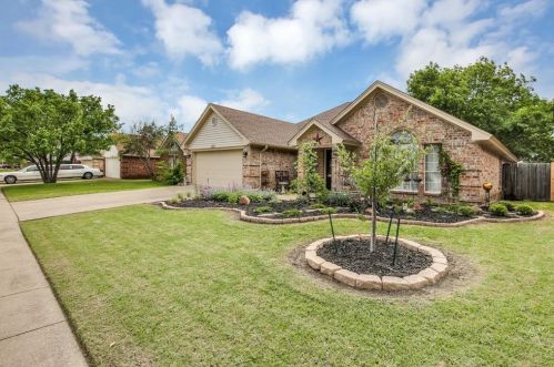 6813 Hadley Dr, Fort Worth, TX 76182-4441