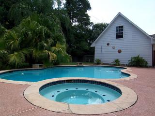 20306 Treetop Ln, Spring TX  77388-4534 exterior