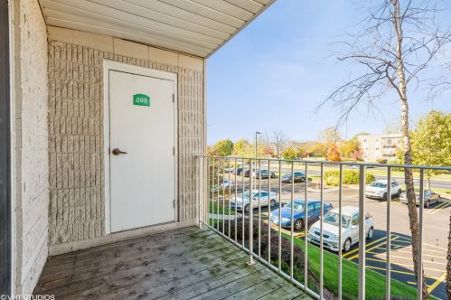 794 Gary Ave, Carol Stream IL  60188-1827 exterior