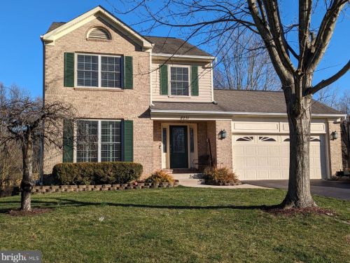 8231 Crackling Fire Dr, Gainesville, VA 20155-1761