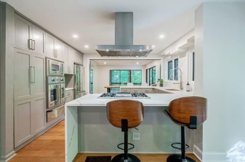 620 Colebrook Ct, Atlanta GA  30327-4710 exterior