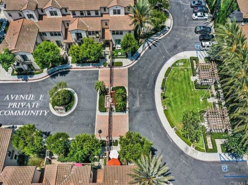 2825 Edinger Ave, Santa Ana, CA 92704-3925