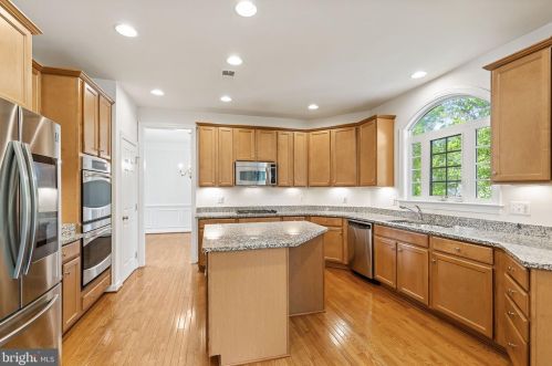 15672 Altomare Trace Way, Woodbridge VA  22193-5779 exterior