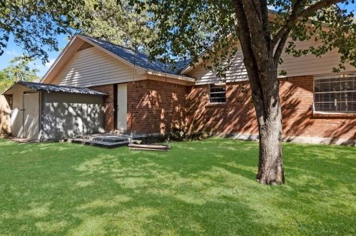 111 Butlers Ct, Conroe TX  77385-7906 exterior