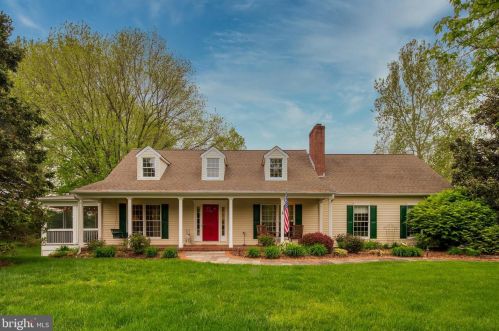 1068 Sugar Maple Dr, Davidsonville, MD 21035-2242
