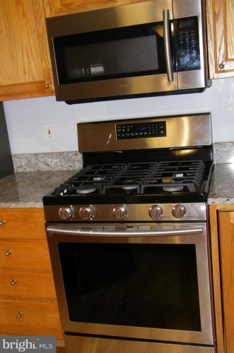 6406 Andrew Matthew Ter, Springfield VA  22150-7826 exterior