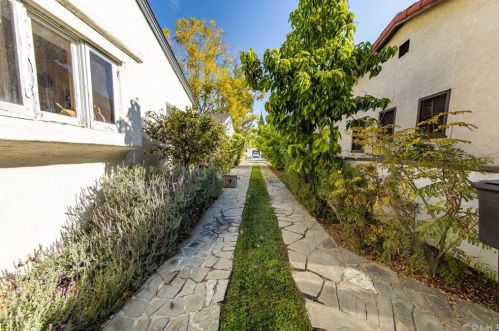 3708 Beechwood Pl, Riverside CA  92506-1212 exterior