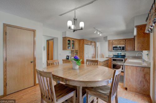 5869 Fernwood St, Saint Paul MN  55126-8405 exterior