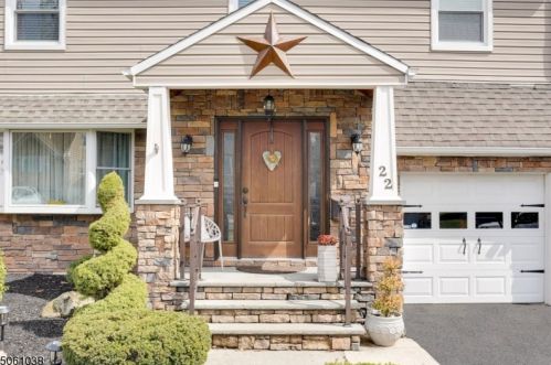 22 Glenview Rd, Nutley, NJ 07110-2112