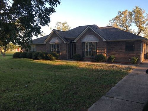 16523 Meadow Ln, Danbury, TX 77534-9774