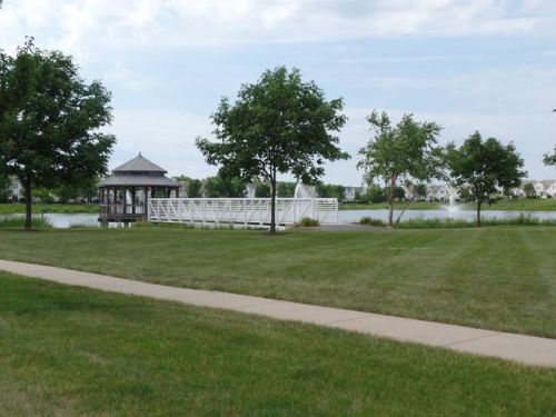 1513 Silverstone Dr, Carpentersville, IL 60110-1190