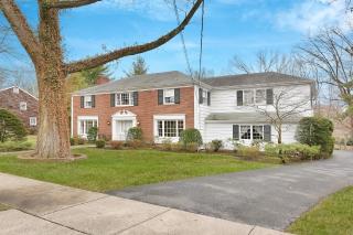 240 Bedford Rd, Ridgewood, NJ 07450-1326