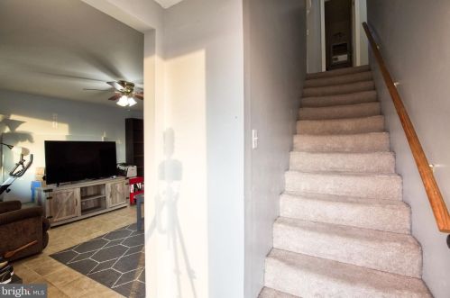 19129 Windsor Rd, Triangle VA  22172-2423 exterior