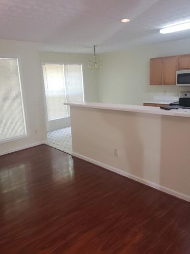 341 Parkview Manor Dr, Tucker, GA 30084-8914