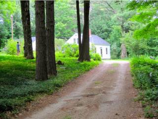 106 Bonds Corner Rd, Hancock, NH 03449-5807