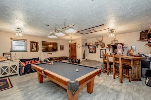 317 County Road 893a, Angleton TX 77515-9490 exterior