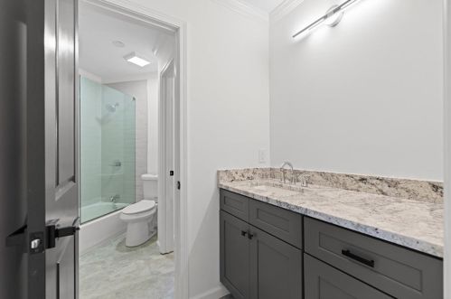 695 Highland Oaks Dr, Atlanta GA  30331-9210 exterior
