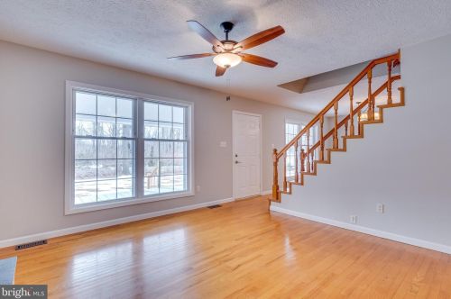 165 Gingerbread Ln, Harpers Ferry WV 25425-5591 exterior