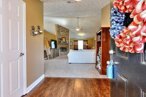 1427 Shiloh Oak Dr, Loganville, GA 30052-6758