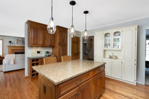 13606 Duluth Dr, Saint Paul MN 55124-8797 exterior