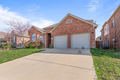 2749 Cedar Ridge Ln, Fort Worth, TX 76177-2112