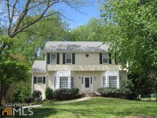 225 Softwood Cir, Roswell, GA 30076-2968